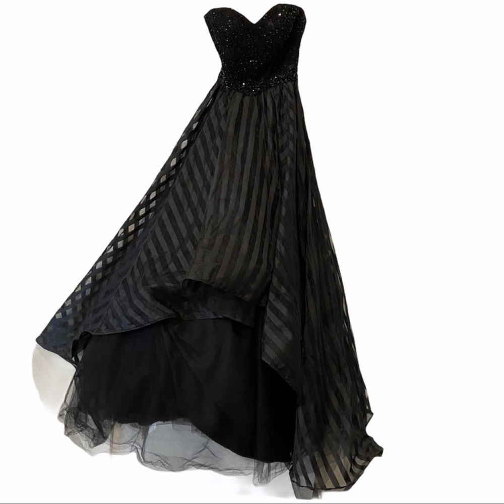 Mac Duggal beautiful gown size 0 only worn once